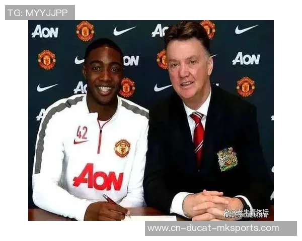 接连3轮首发! 曼联19岁小将踢满全场 主场丢4球也不换他 接连3轮首发! 曼联19岁小将踢满全场 主场丢4球也不换他